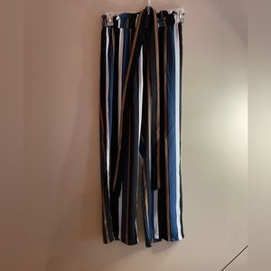 EUC. Shein Vertical Striped Dress Pants, Size M